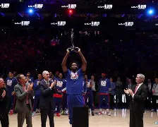 bti体育官网_nba76人队恩比德