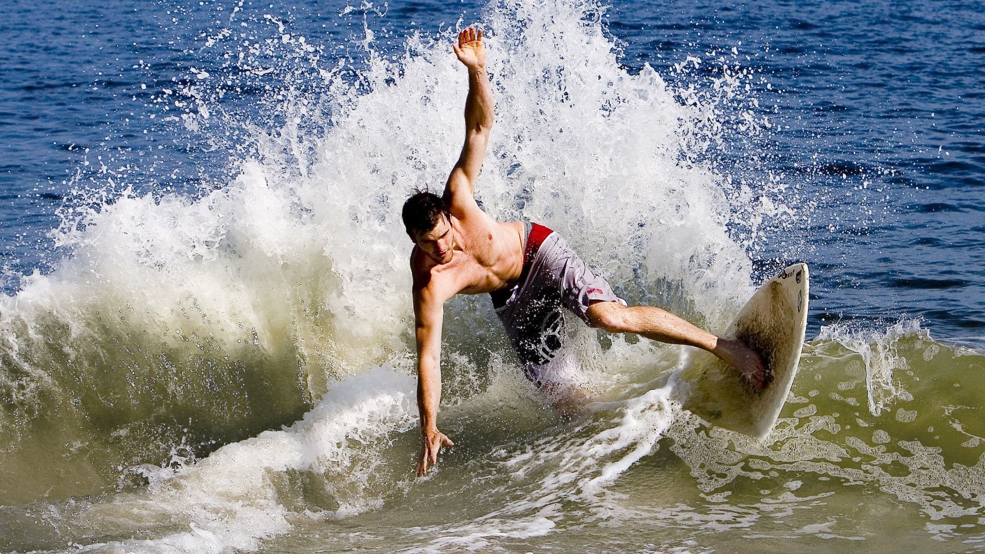 bti体育博彩-字母哥第15赛季封神之夜!巴塞罗那球迷集体高呼MVP